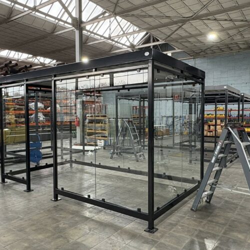 Rookoverkapping Myla 251 Rookoverkapping, rokersoverkapping Myla 8x2m met afsluitbare deur en 2 x geïntegreerde LED verlichting.